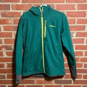 Patagonia softshell jacket